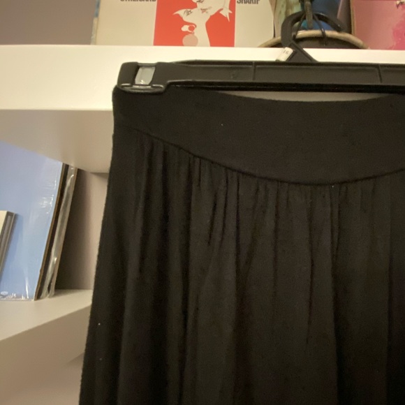 Hi-low Black Skirt - Picture 2 of 3